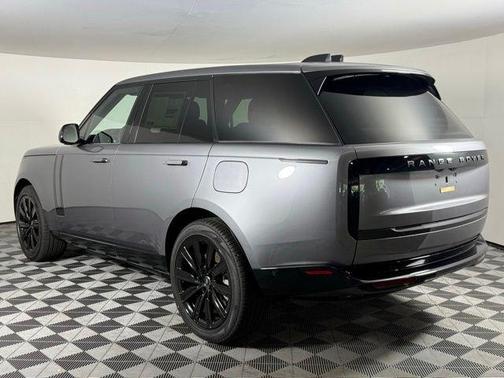 2025 Land Rover Range Rover P550e SE