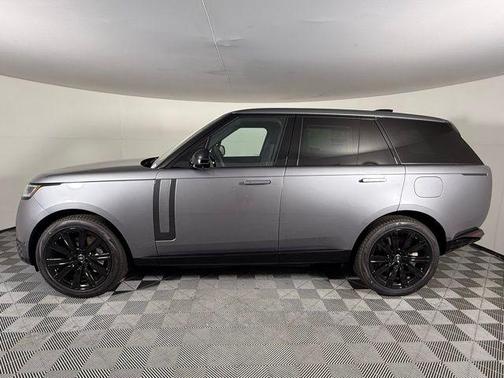 2025 Land Rover Range Rover P550e SE