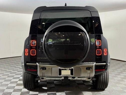 2025 Land Rover Defender 110 P400 X