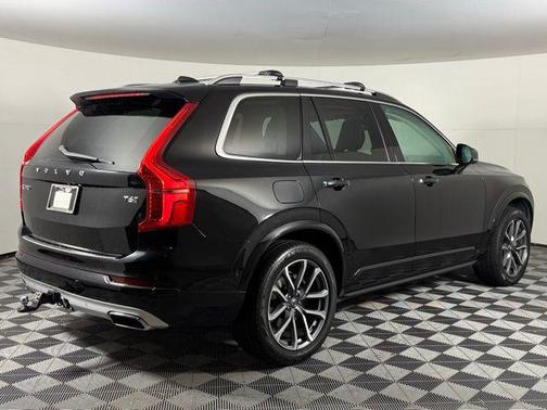 2019 Volvo XC90 T6 Momentum