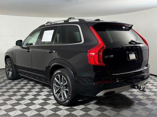 2019 Volvo XC90 T6 Momentum