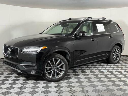 2019 Volvo XC90 T6 Momentum