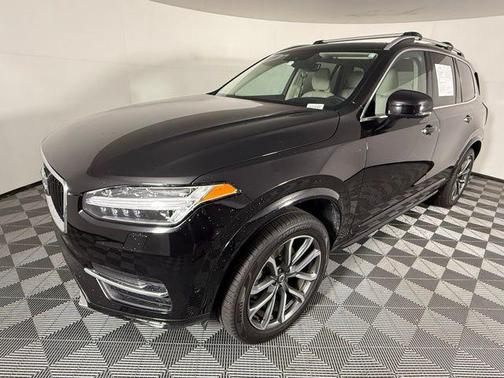 2019 Volvo XC90 T6 Momentum