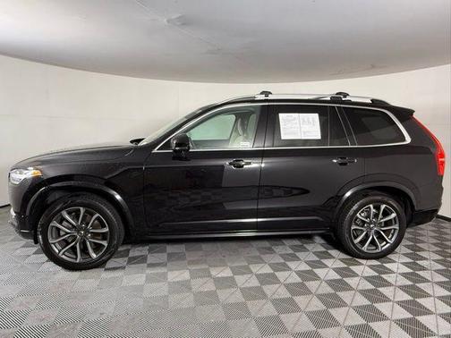 2019 Volvo XC90 T6 Momentum