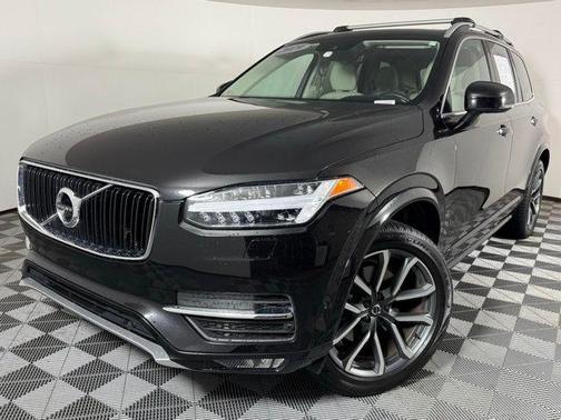 2019 Volvo XC90 T6 Momentum
