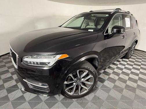 2019 Volvo XC90 T6 Momentum