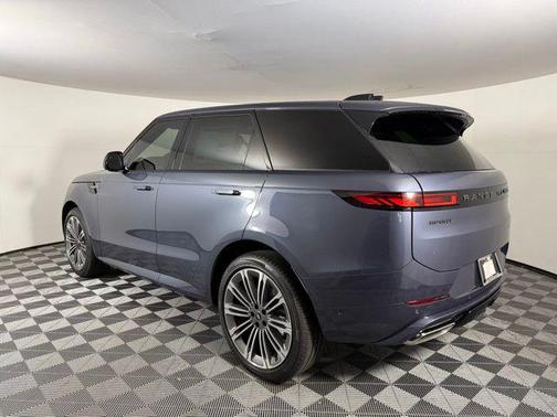2025 Land Rover Range Rover Sport SE
