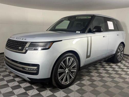 2025 Land Rover Range Rover P550e SE