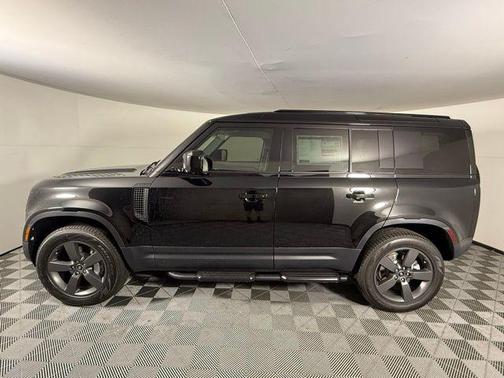 2025 Land Rover Defender 110 P300