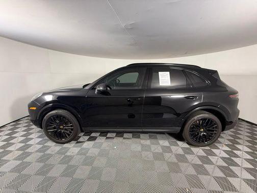 2022 Porsche Cayenne Base