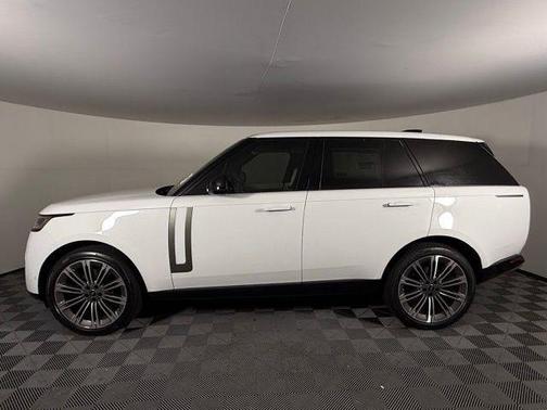 2025 Land Rover Range Rover P530 SE