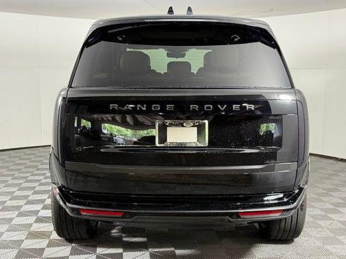 2025 Land Rover Range Rover P400 SE 7 Seat