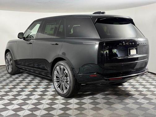 2025 Land Rover Range Rover P400 SE 7 Seat
