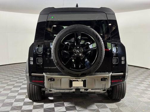 2025 Land Rover Defender 110 P400 X