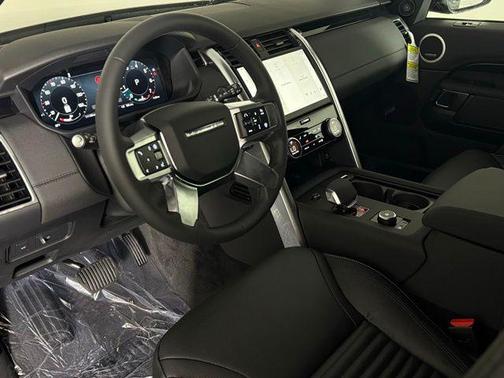 2025 Land Rover Discovery P300 S