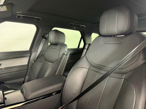 Santorini Black Metallic 2024 Land Rover Range Rover Sport SE