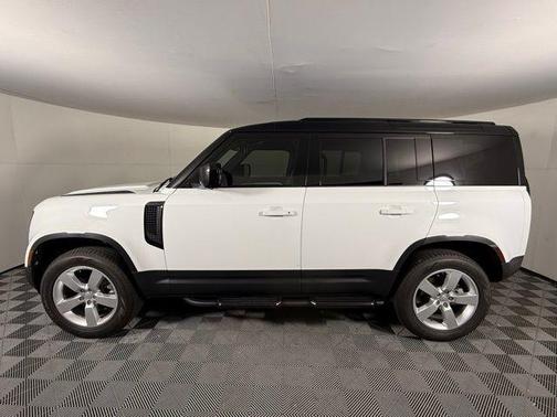 2025 Land Rover Defender 110 P300