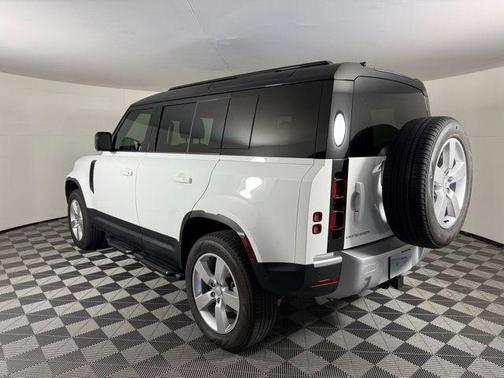 2025 Land Rover Defender 110 P300