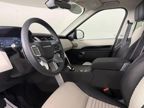 Eiger Grey Metallic 2025 Land Rover Discovery P300 S