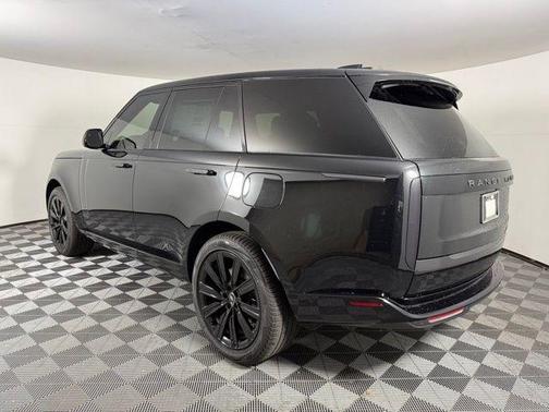 2025 Land Rover Range Rover P550e SE