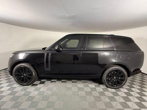 2025 Land Rover Range Rover P550e SE