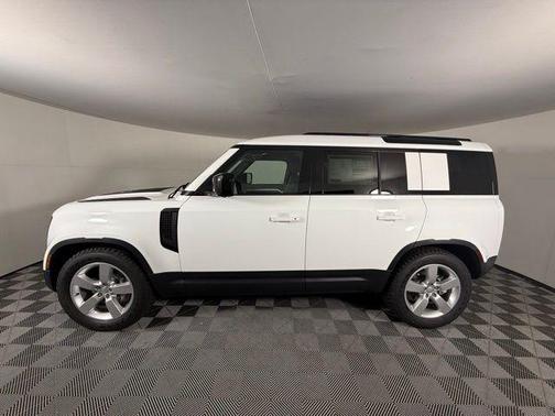 2025 Land Rover Defender 110 P400 S