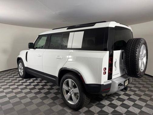 2025 Land Rover Defender 110 P400 S
