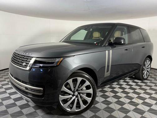 2025 Land Rover Range Rover P530 SE