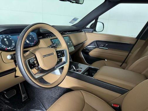 2025 Land Rover Range Rover P530 SE