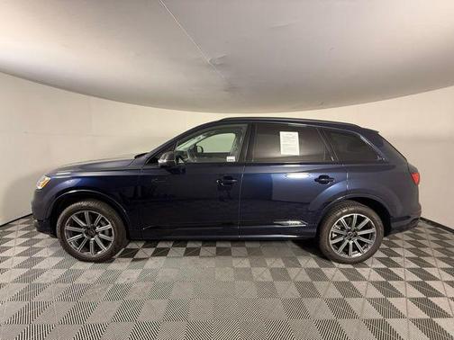 2024 Audi Q7 45 Premium Plus