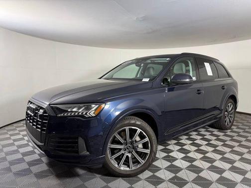 2024 Audi Q7 45 Premium Plus