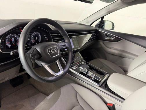 2024 Audi Q7 45 Premium Plus