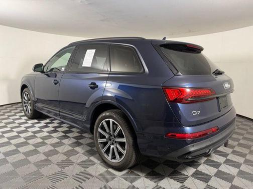 2024 Audi Q7 45 Premium Plus