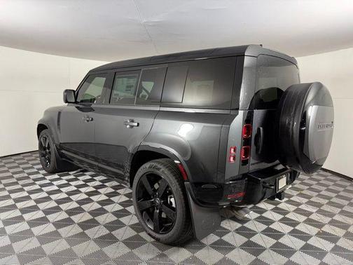 2025 Land Rover Defender 110 P500 X-Dynamic SE