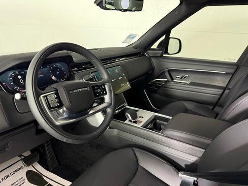 2025 Land Rover Range Rover P530 SE