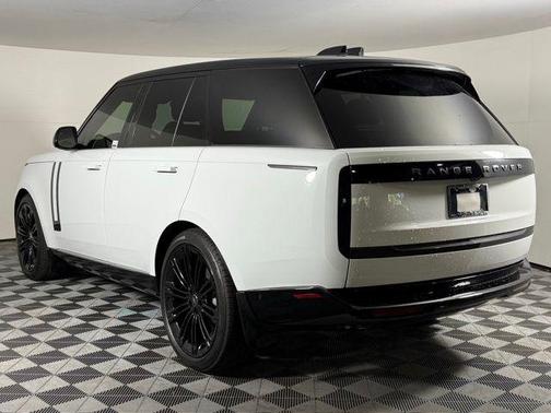 2025 Land Rover Range Rover P530 SE