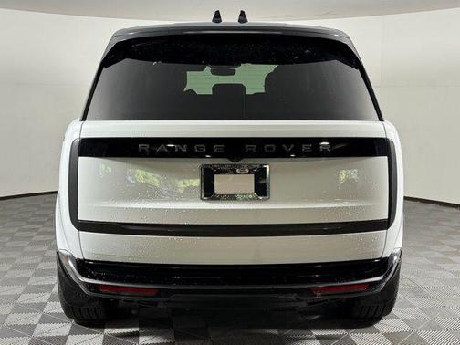 2025 Land Rover Range Rover P530 SE