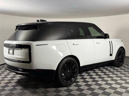 2025 Land Rover Range Rover P530 SE