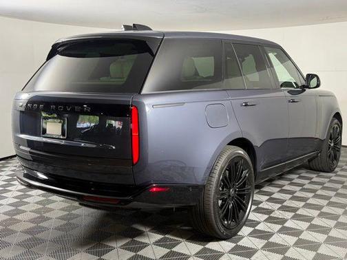 2025 Land Rover Range Rover P400 SE