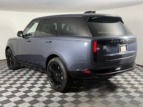 2025 Land Rover Range Rover P400 SE