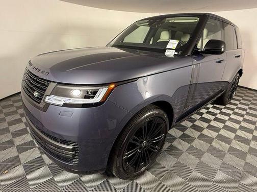 2025 Land Rover Range Rover P400 SE