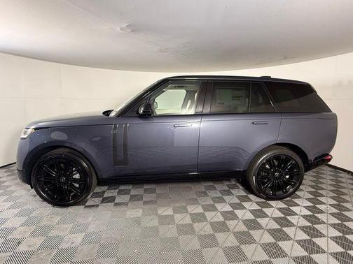 2025 Land Rover Range Rover P400 SE