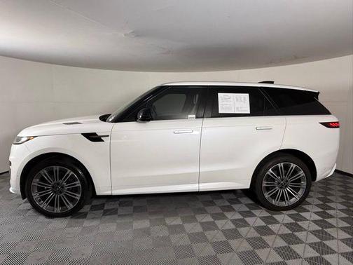 2024 Land Rover Range Rover Sport SE