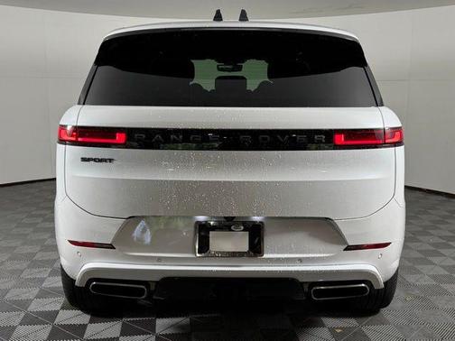 2024 Land Rover Range Rover Sport SE