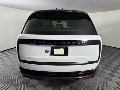 2024 Land Rover Range Rover P530 SE