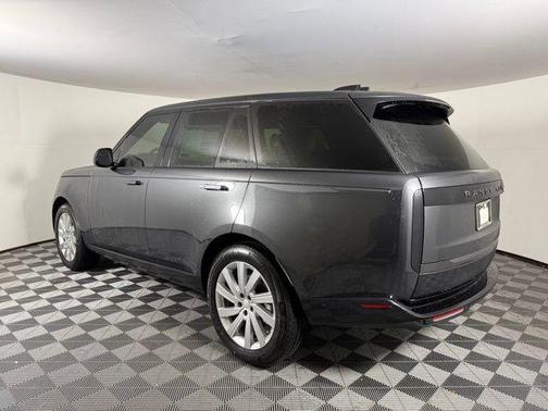 2025 Land Rover Range Rover P400 SE
