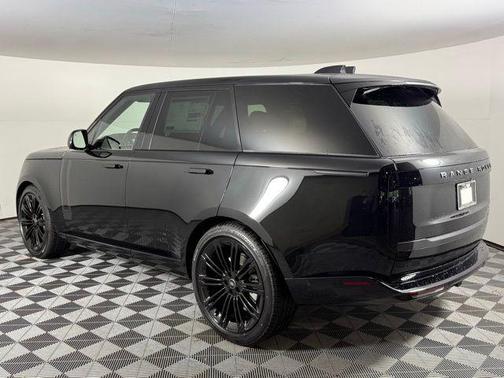 2025 Land Rover Range Rover P400 SE