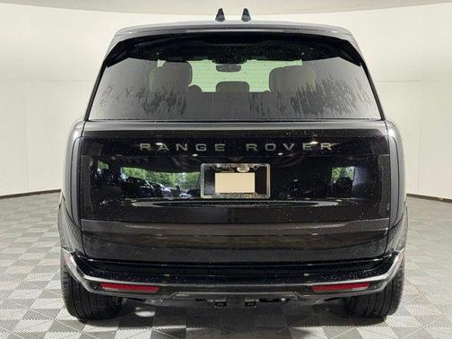 2025 Land Rover Range Rover P400 SE
