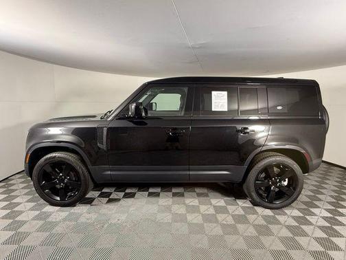 2024 Land Rover Defender 110 P500 SE