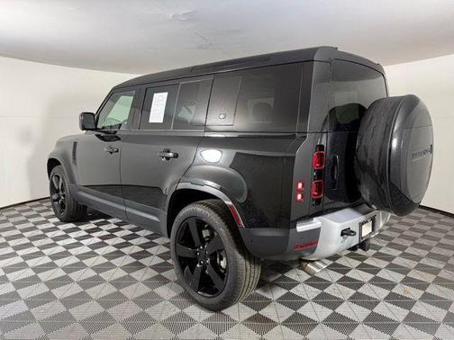 2024 Land Rover Defender 110 P500 SE